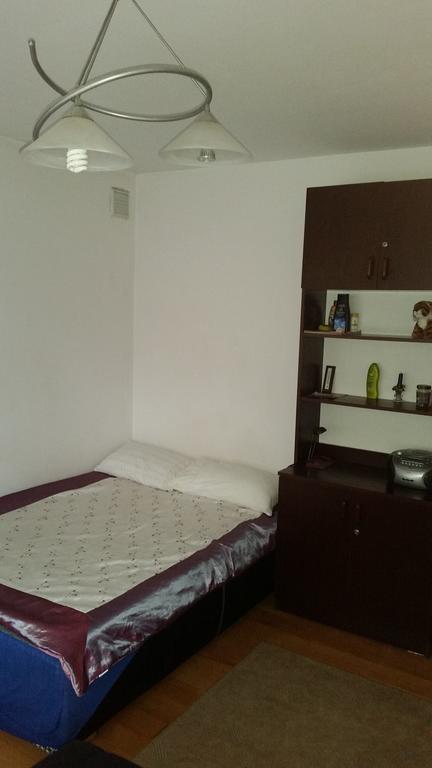 Sosnowy Dworek Apartment Józefów Екстериор снимка