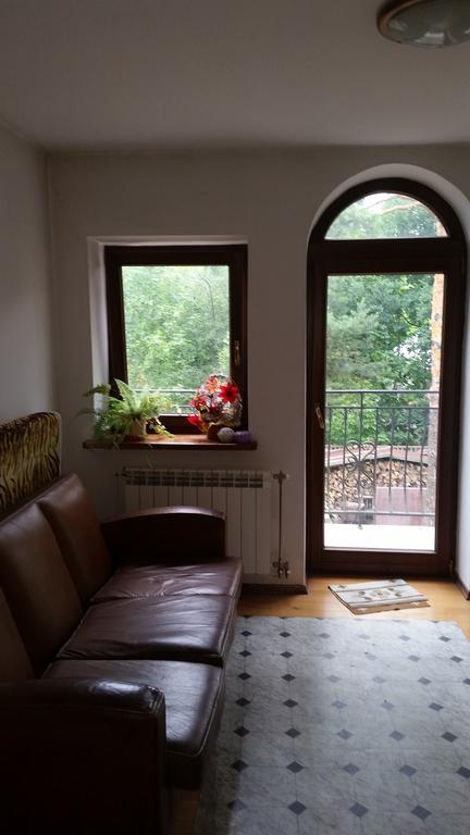 Sosnowy Dworek Apartment Józefów Екстериор снимка